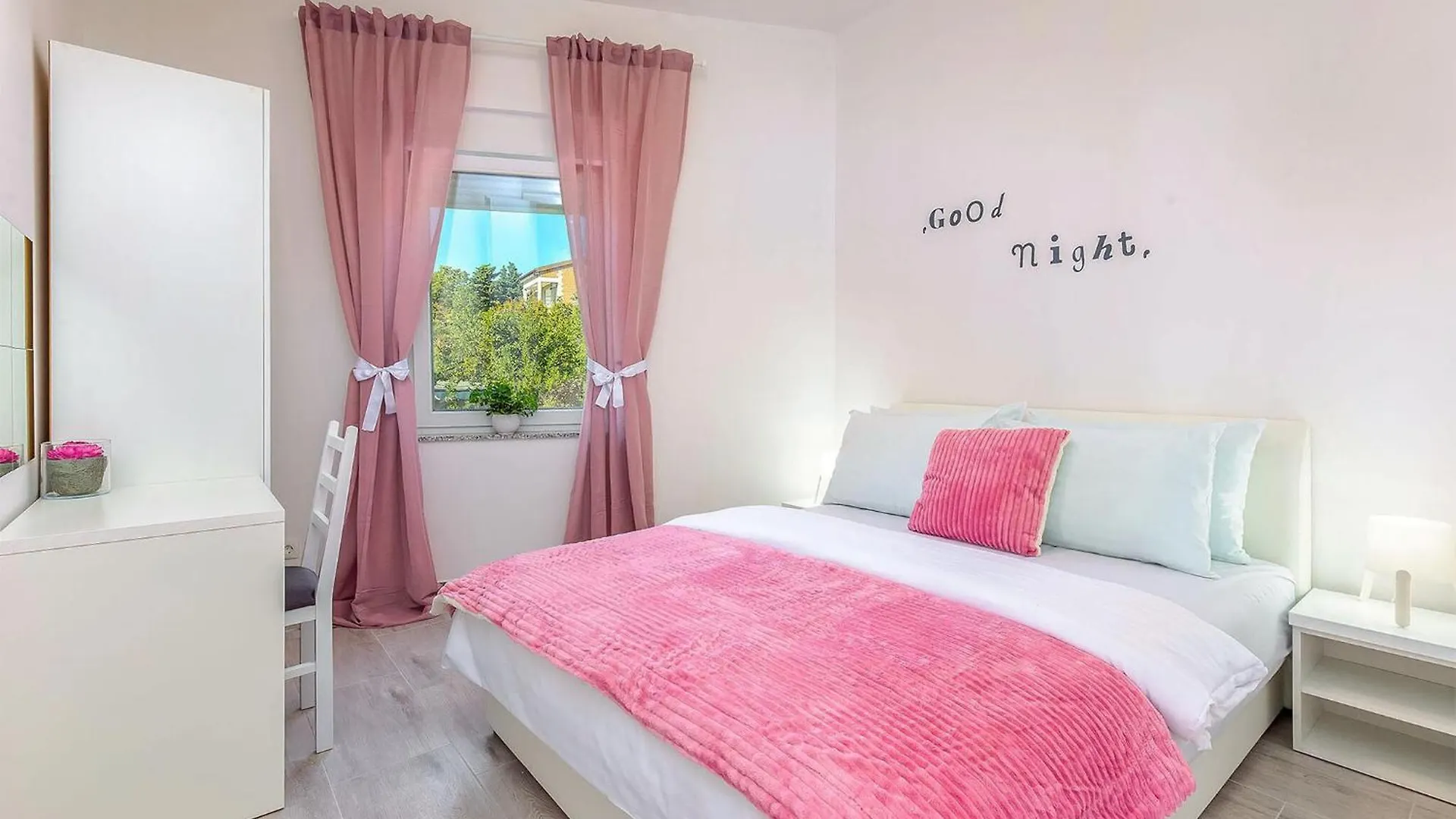 Lovely Apartment In Dramalj With Wi-Fi